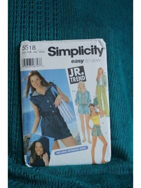 Simplicity 5518 pattern juniors dress hoodie knit top shorts pants y2k size 8-16
